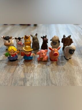 12 little people farm animals and characters